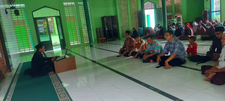 Halaqoh Akbar seluruh aktivis Yayasan Al Mubaroh PP Hidayatullah Bojonegoro
