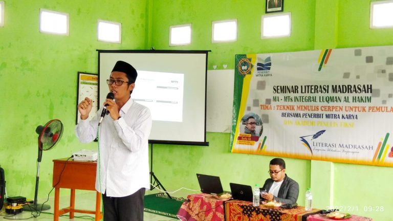 SEMINAR LITERASI ‘TEKNIK MENULIS CERPEN’