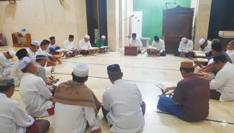 Menjemput Keberkahan Jumat Pertama: Menggali Mutiara Hikmah Tafsir As-Sa’di bersama Hidayatullah Surabaya