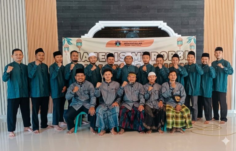 Estafet Perjuangan, Majelis Murobbi Rayon Madiun Beri Apresiasi Kader Purna Tugas