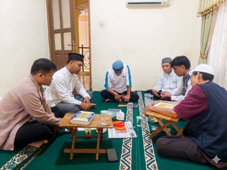 HIDAYATULLAH BOJONEGORO PERKUAT SPIRITUALITAS KADER LEWAT HALAQOH WUSTHO