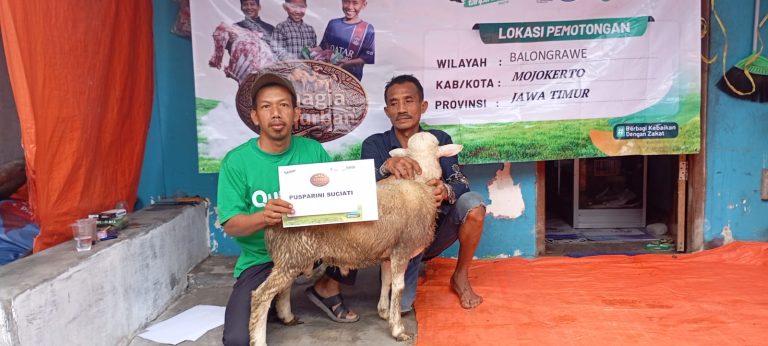 Senyum Kebahagiaan Warga dan Santri Terima Distribusi Daging Qurban DPD Hidayatullah Kota Mojokerto Dan BMH