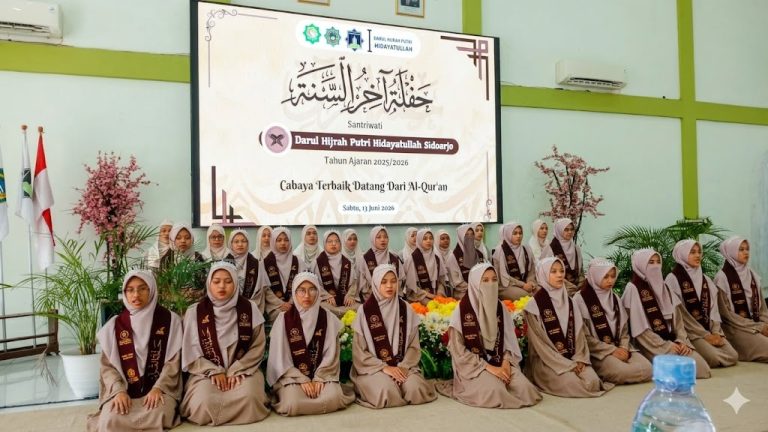 Air Mata Haru di Wisuda 31 Santri Hidayatullah Sidoarjo: Lulus, Siap Mengabdi untuk Umat
