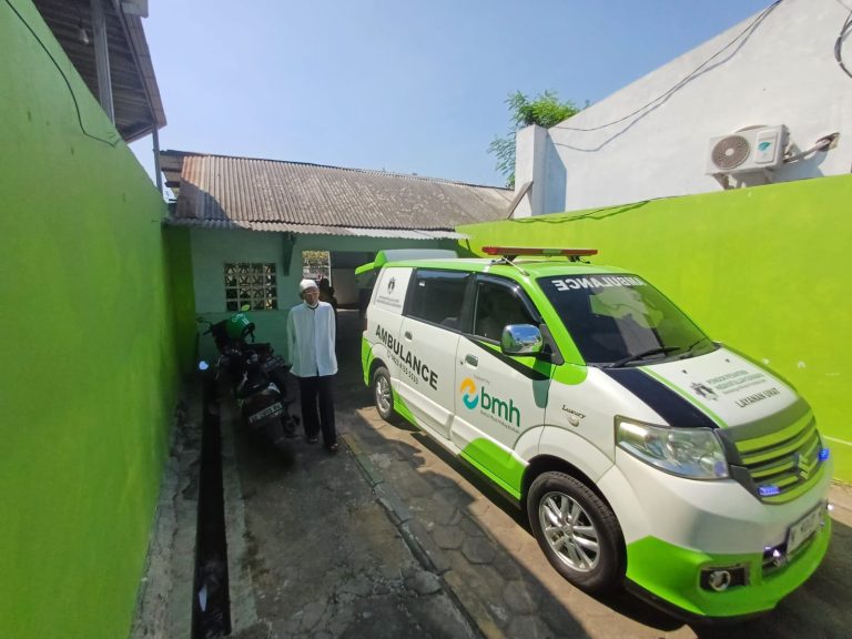 Kisah Haru Keluarga Almarhum Samsudin: “Terima Kasih Ambulans Hidayatullah Surabaya Sudah Mengantar Almarhum ke Madiun”